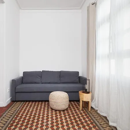 Apartamento 6 dormitorios en Apartamento Modernista en el Corazon de Barcelona